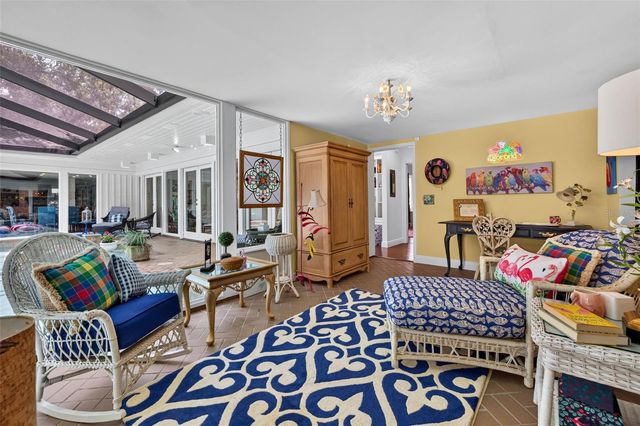 602 S RIVERHILLS DRIVE, Temple Terrace, FL 33617