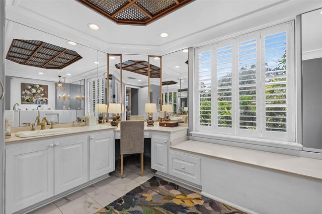 602 S RIVERHILLS DRIVE, Temple Terrace, FL 33617