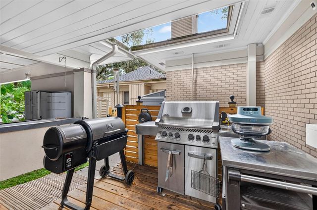 602 S RIVERHILLS DRIVE, Temple Terrace, FL 33617