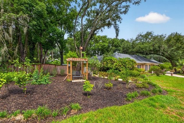 602 S RIVERHILLS DRIVE, Temple Terrace, FL 33617