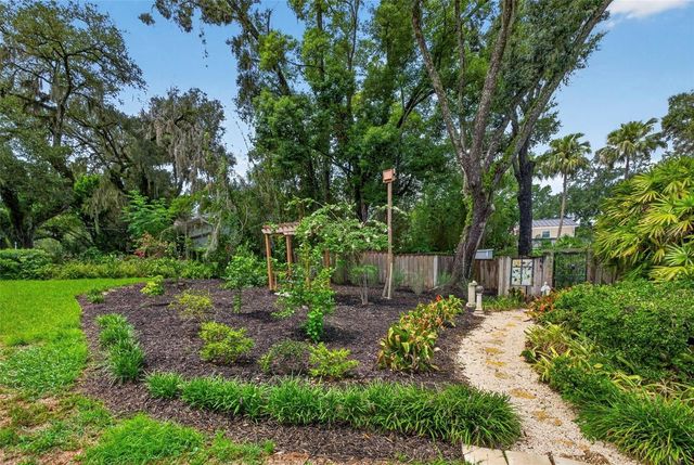 602 S RIVERHILLS DRIVE, Temple Terrace, FL 33617