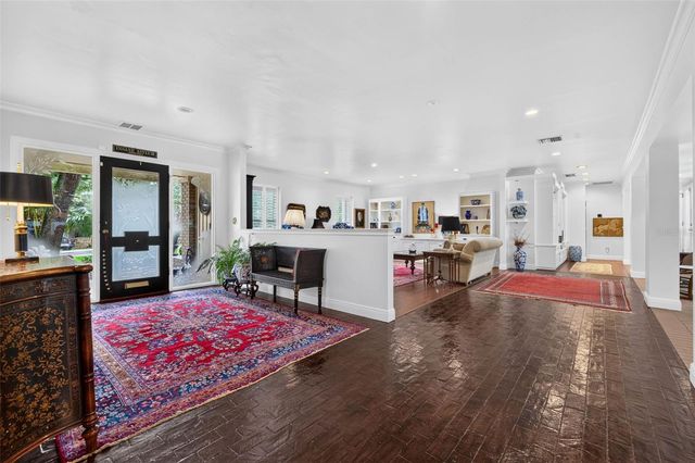 602 S RIVERHILLS DRIVE, Temple Terrace, FL 33617