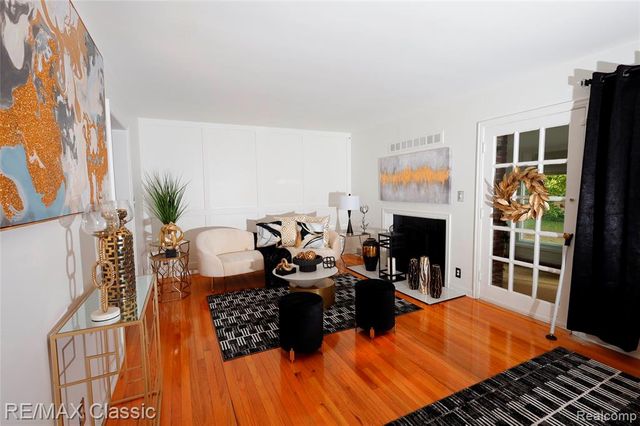 19595 Mahon Street, Southfield, MI 48075