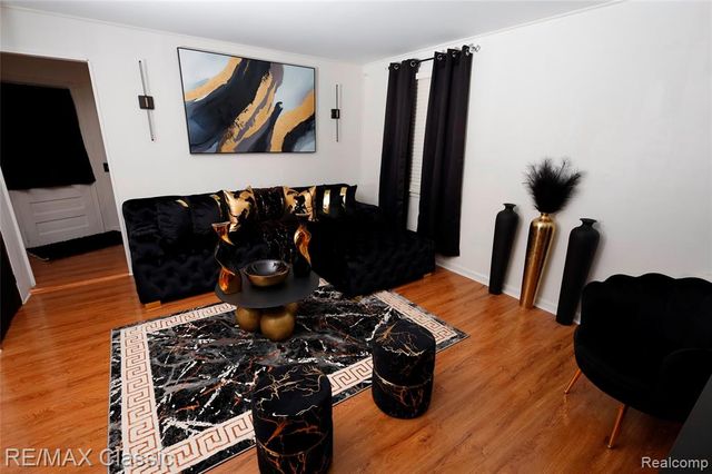 19595 Mahon Street, Southfield, MI 48075