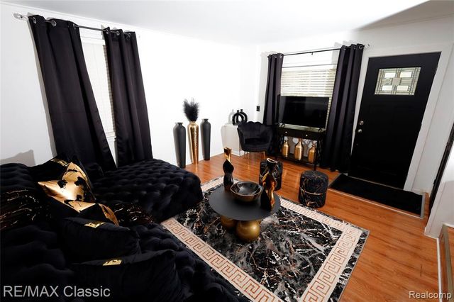 19595 Mahon Street, Southfield, MI 48075