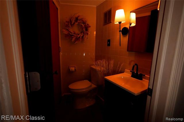 19595 Mahon Street, Southfield, MI 48075