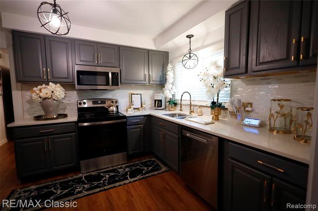 19595 Mahon Street, Southfield, MI 48075