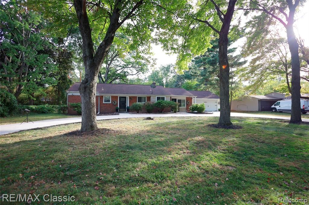 19595 Mahon Street, Southfield, MI 48075