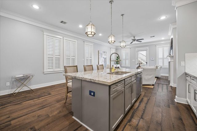 240 W 27th Street, Houston, TX 77008