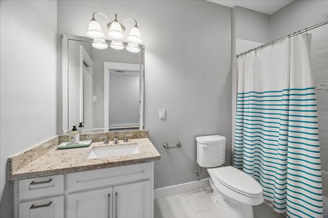 240 W 27th Street, Houston, TX 77008