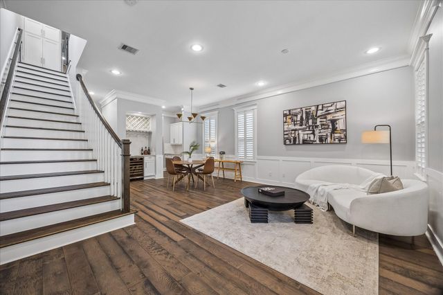 240 W 27th Street, Houston, TX 77008