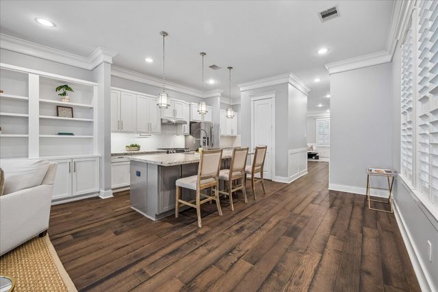 240 W 27th Street, Houston, TX 77008