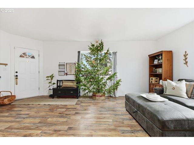 1317 W MAIN St, Centralia, WA 98531