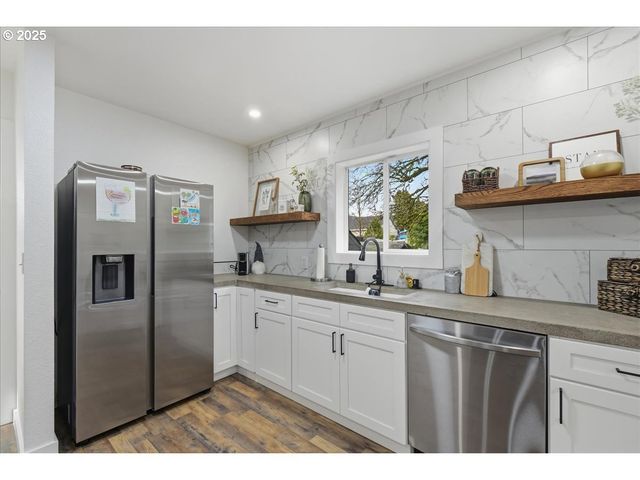 1317 W MAIN St, Centralia, WA 98531