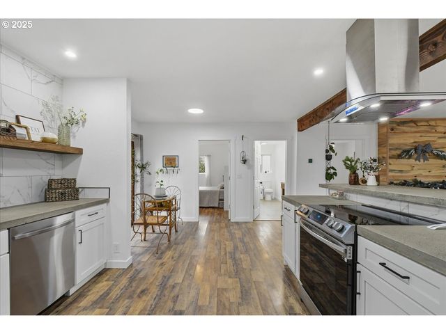 1317 W MAIN St, Centralia, WA 98531