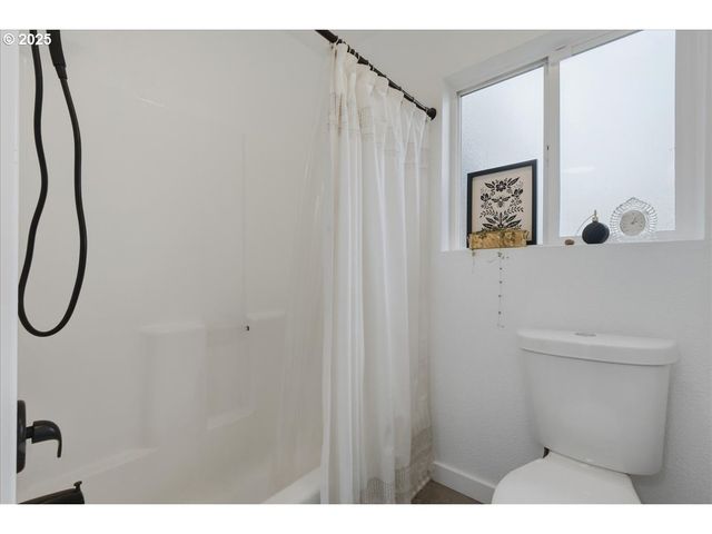 1317 W MAIN St, Centralia, WA 98531