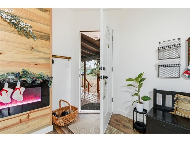 1317 W MAIN St, Centralia, WA 98531