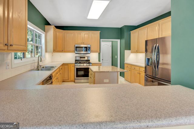 122 Grandiflora Drive, Mcdonough, GA 30253