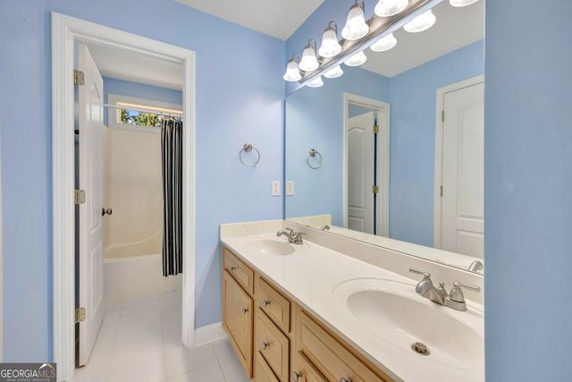 122 Grandiflora Drive, Mcdonough, GA 30253