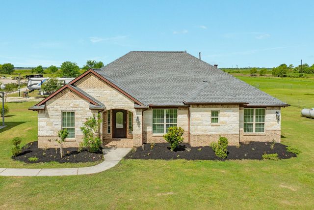2180 County Road 212, Angleton, TX 77515