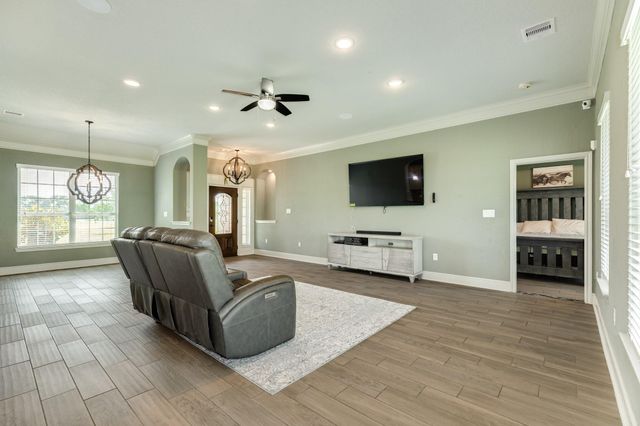 2180 County Road 212, Angleton, TX 77515