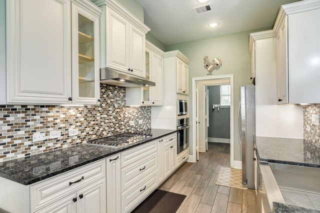 2180 County Road 212, Angleton, TX 77515