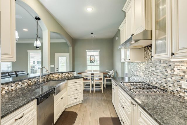 2180 County Road 212, Angleton, TX 77515
