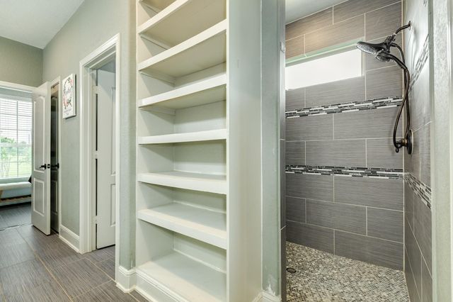 2180 County Road 212, Angleton, TX 77515