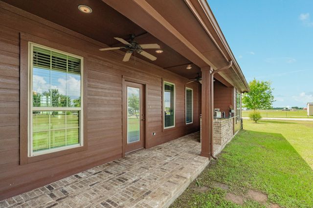 2180 County Road 212, Angleton, TX 77515