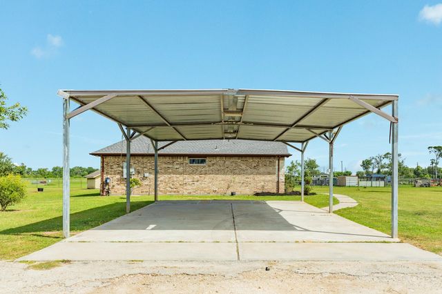 2180 County Road 212, Angleton, TX 77515