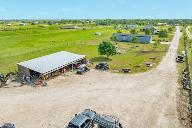 2180 County Road 212, Angleton, TX 77515