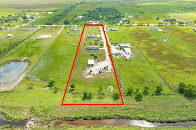 2180 County Road 212, Angleton, TX 77515