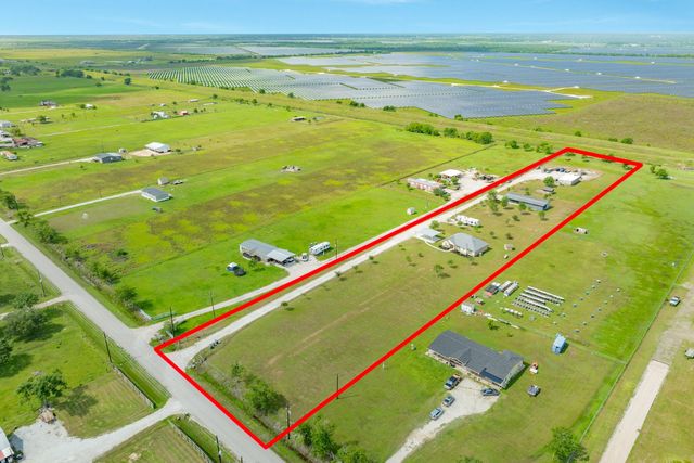 2180 County Road 212, Angleton, TX 77515