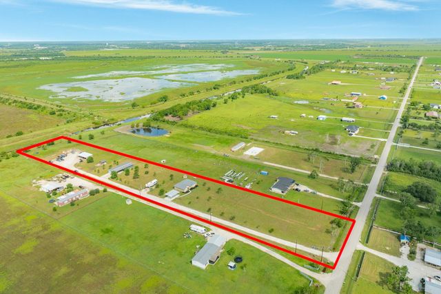2180 County Road 212, Angleton, TX 77515