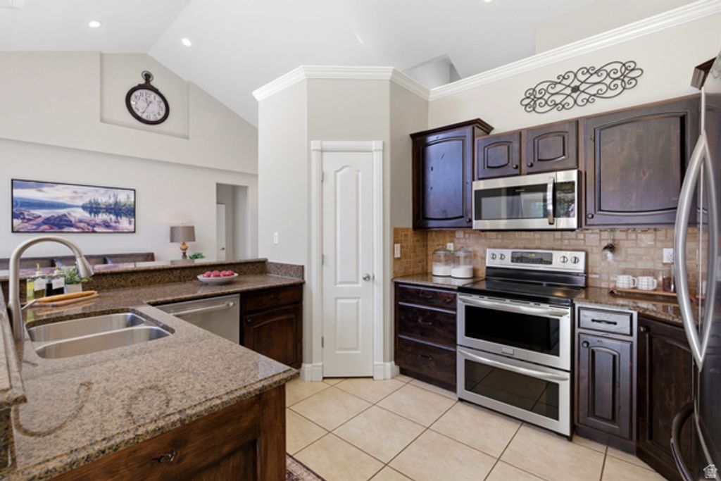 Image 13 of property listing at 1415 JOHNSON WAY, Kaysville, UT 84037