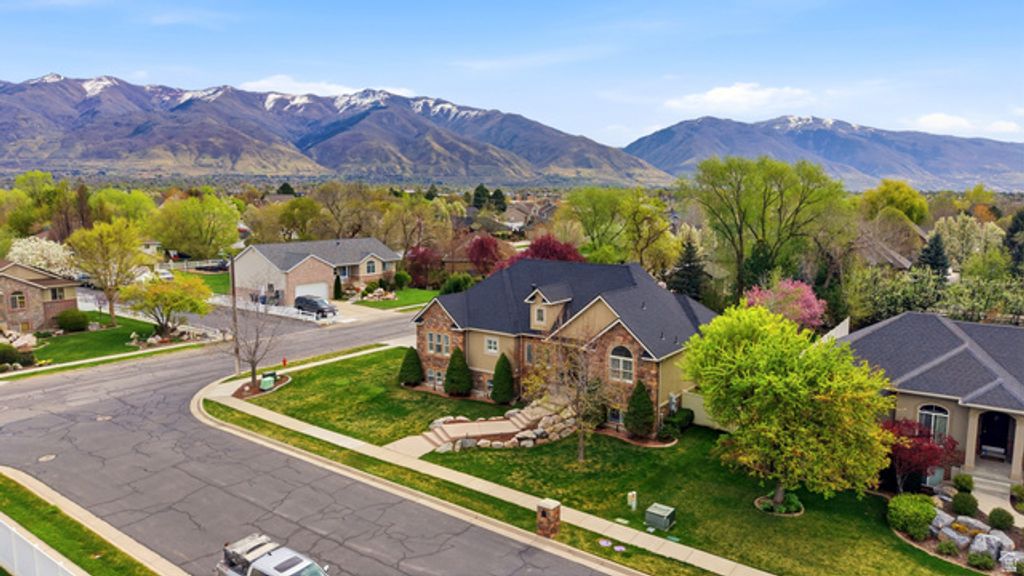 Image 70 of property listing at 1415 JOHNSON WAY, Kaysville, UT 84037