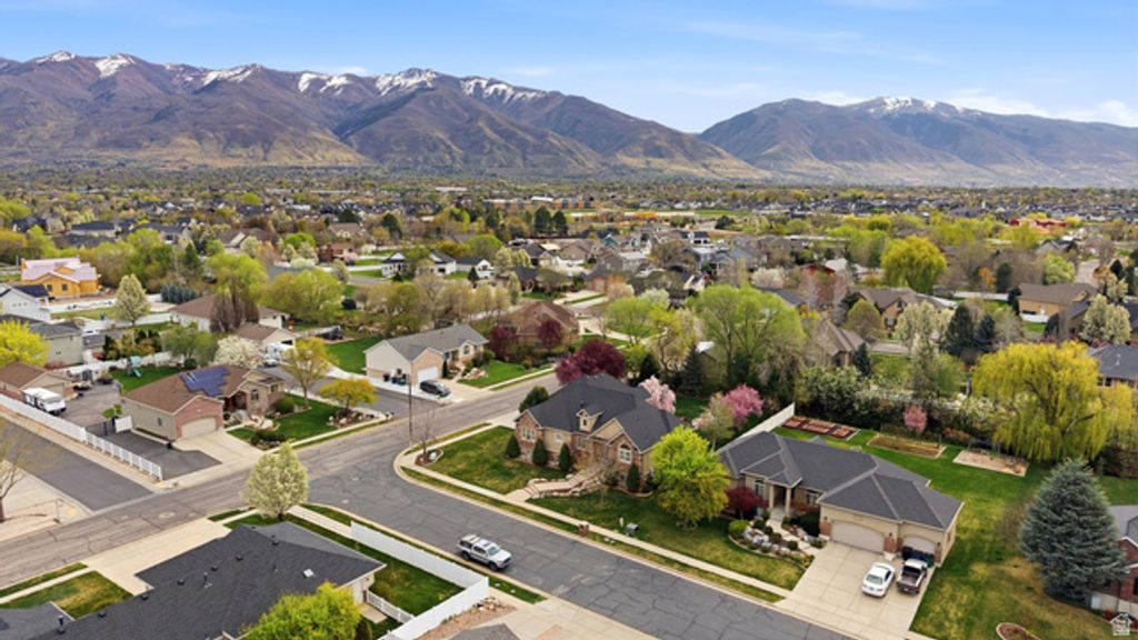 Image 75 of property listing at 1415 JOHNSON WAY, Kaysville, UT 84037