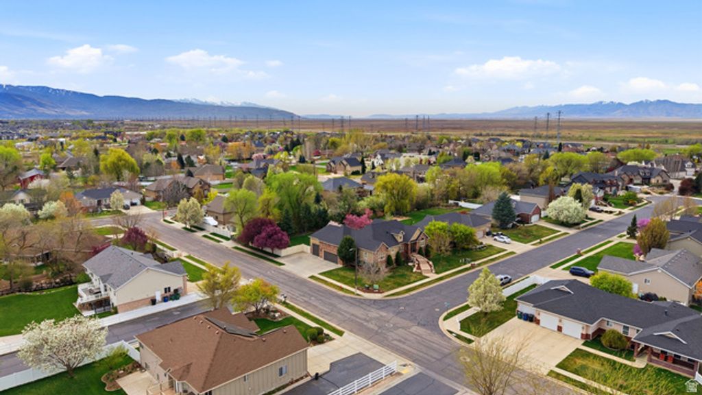 Image 76 of property listing at 1415 JOHNSON WAY, Kaysville, UT 84037