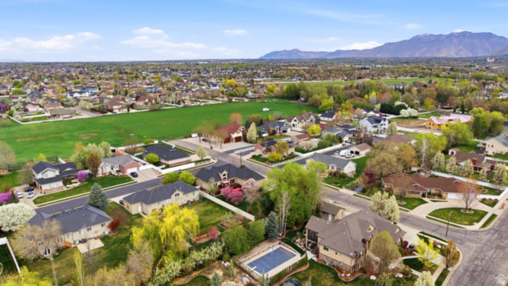 Image 78 of property listing at 1415 JOHNSON WAY, Kaysville, UT 84037