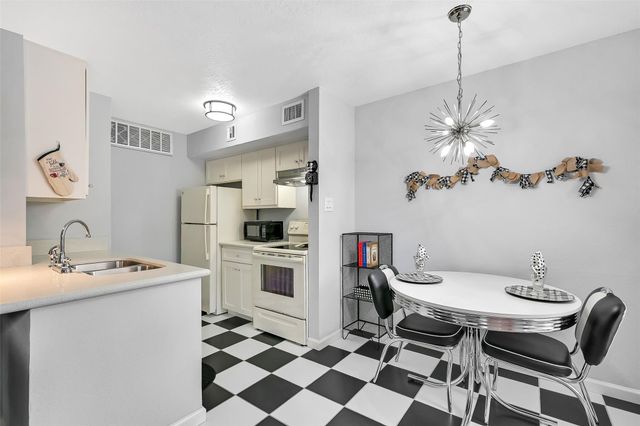 1500 Bay Area Boulevard 346, Houston, TX 77058