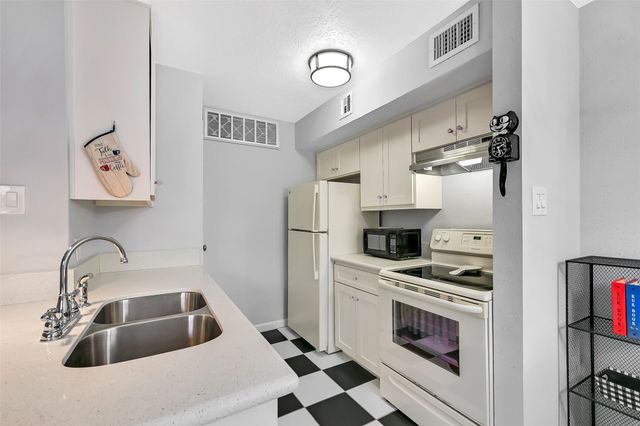 1500 Bay Area Boulevard 346, Houston, TX 77058