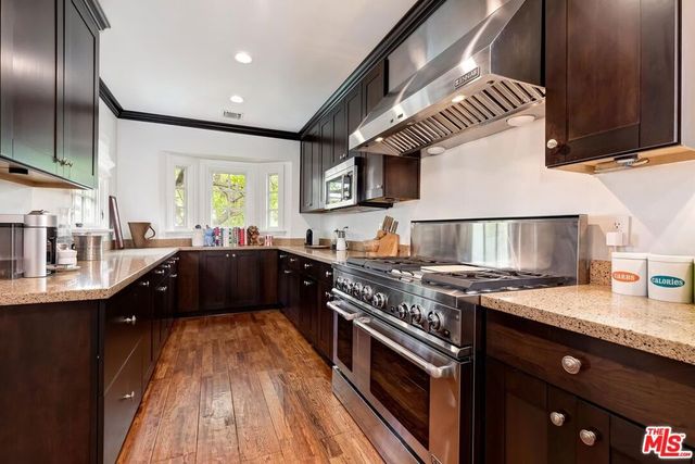 829 S Mullen Avenue, Los Angeles, CA 90005