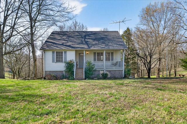 676 Sunny Point Rd, Baxter, TN 38544