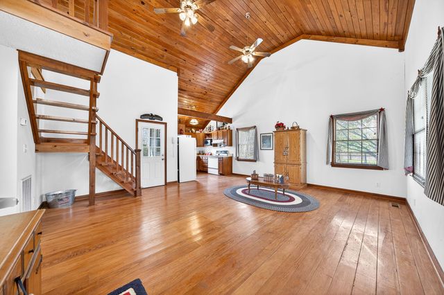 676 Sunny Point Rd, Baxter, TN 38544