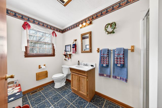 676 Sunny Point Rd, Baxter, TN 38544