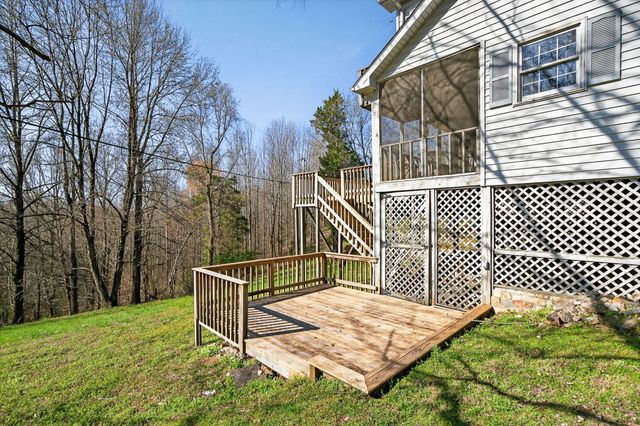676 Sunny Point Rd, Baxter, TN 38544