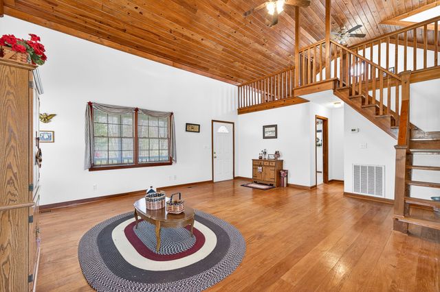 676 Sunny Point Rd, Baxter, TN 38544