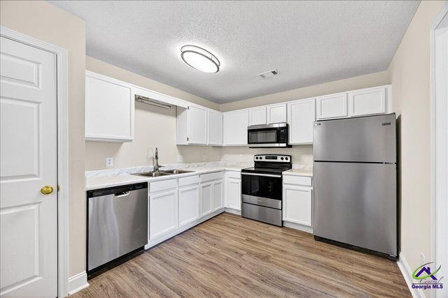 957 Laurel Oak Court, Macon, GA 31204