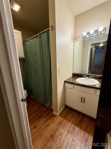 4609 S Date Avenue, Broken Arrow, OK 74011