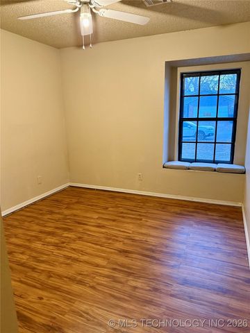 4609 S Date Avenue, Broken Arrow, OK 74011